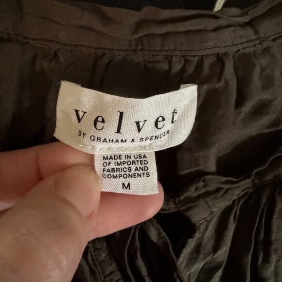 Velvet by Graham & Spencer Olive Green Long Sleeve Peasant Boho Top Size Medium - Picture 4 of 6